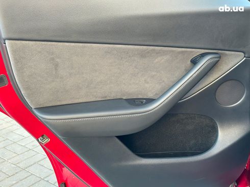Tesla Model Y 2024 красный - фото 17