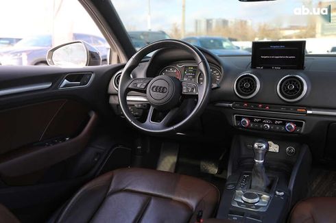 Audi A3 2020 - фото 12