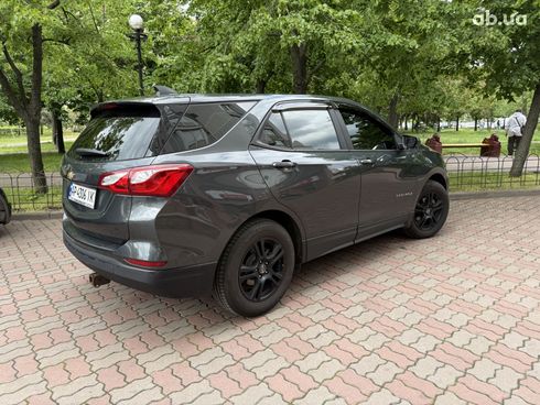 Chevrolet Equinox 2019 серый - фото 3