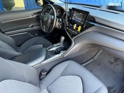 Toyota Camry 2021 - фото 25