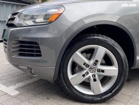 Volkswagen Touareg 2014 серый - фото 6