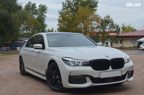BMW 7 серия 2017 белый - фото 3
