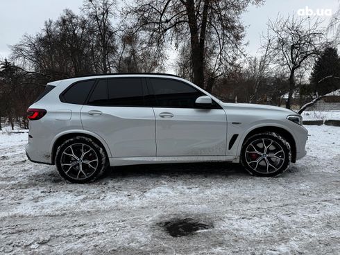 BMW X5 2022 белый - фото 12