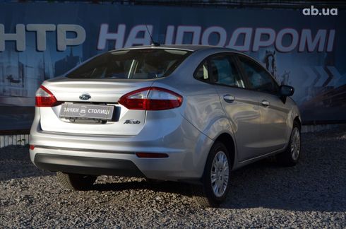 Ford Fiesta 2018 серый - фото 6