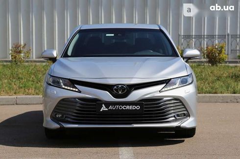 Toyota Camry 2020 - фото 2