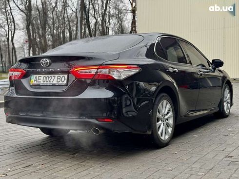 Toyota Camry 2020 - фото 15