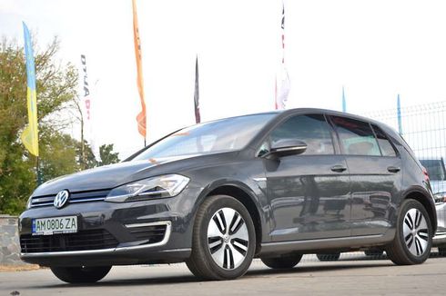 Volkswagen e-Golf 2020 - фото 4