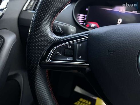 Skoda Octavia 2019 - фото 11