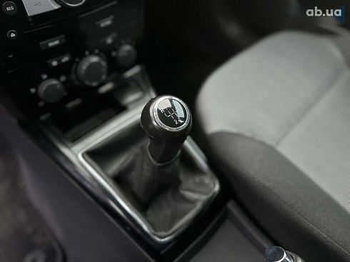 Opel Astra 2010 - фото 27
