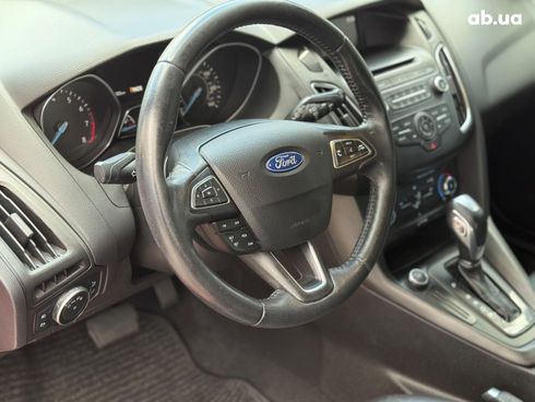 Ford Focus 2016 красный - фото 70