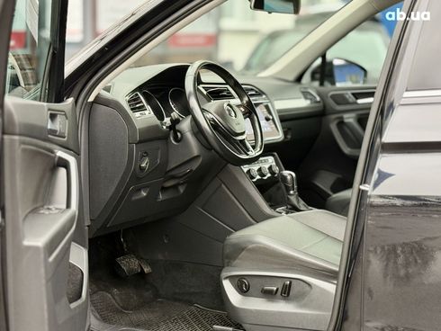 Volkswagen Tiguan 2018 черный - фото 11