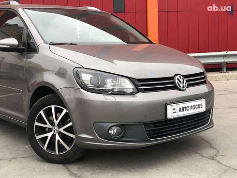 Volkswagen Touran 2010 - фото 2