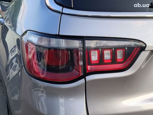 Jeep Compass 2017 серый - фото 9