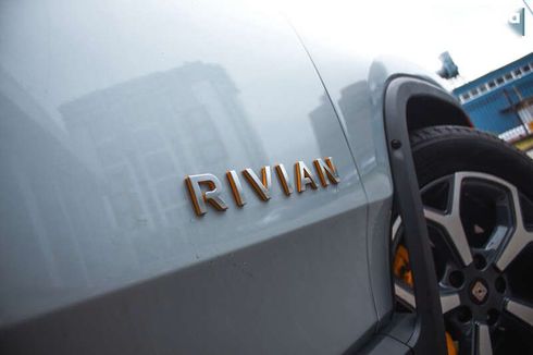 Rivian R1S 2023 - фото 5