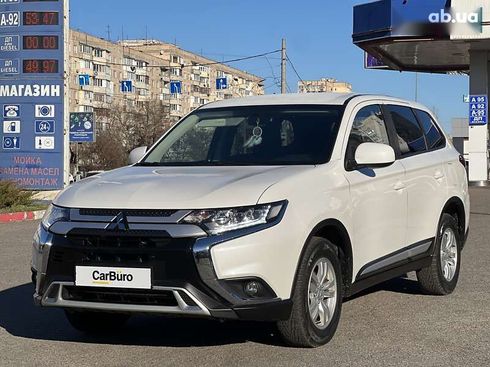 Mitsubishi Outlander 2019 - фото 6