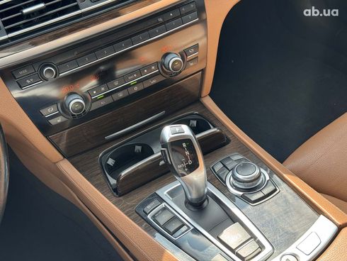 BMW 7 серия 2011 серый - фото 35