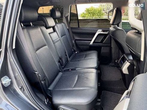 Toyota Land Cruiser Prado 2019 - фото 26