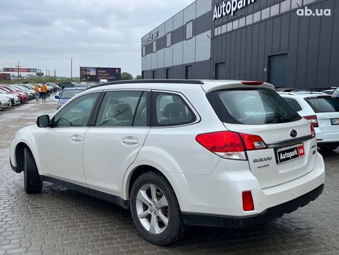 Subaru Outback 2014 белый - фото 9