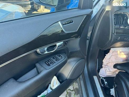 Volvo XC90 2017 - фото 9