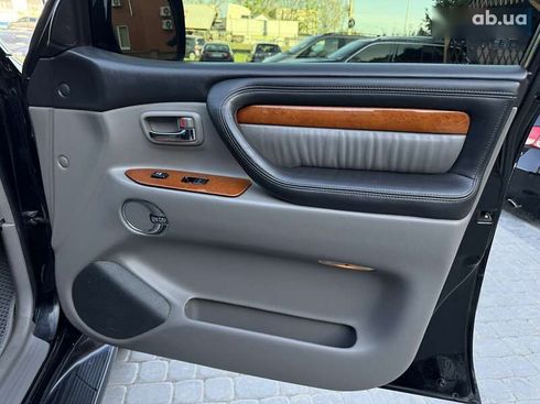Lexus LX 2005 - фото 23
