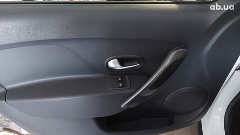 Renault Sandero Stepway 2017 белый - фото 9