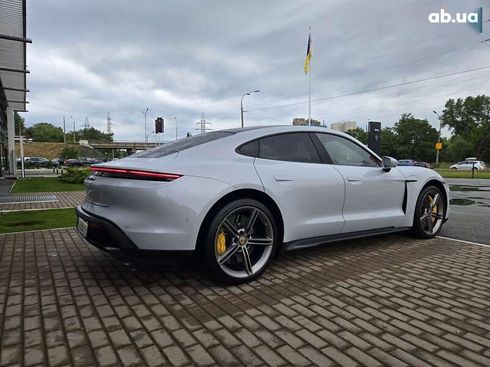 Porsche Taycan 2021 - фото 17