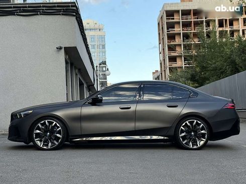 BMW i5 2023 - фото 23