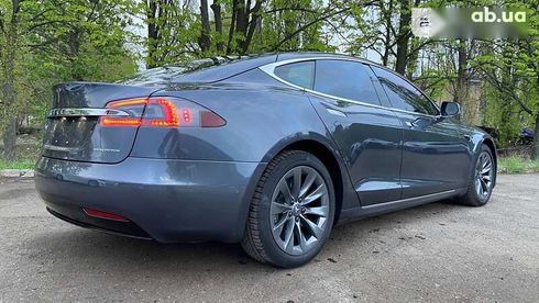 Tesla Model S 2019 - фото 15