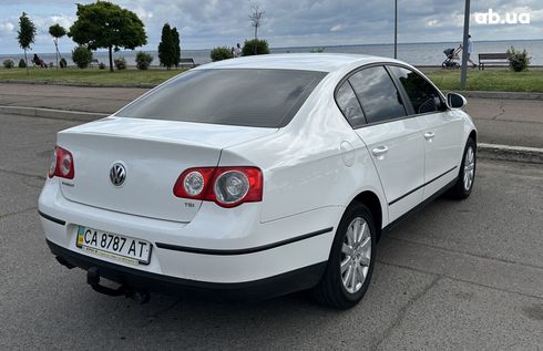 Volkswagen Passat 2008 белый - фото 4