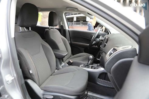 Jeep Compass 2017 - фото 10