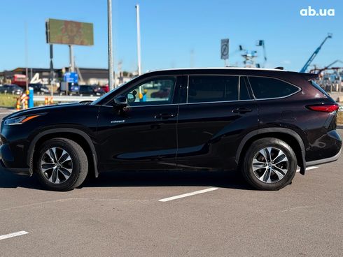 Toyota Highlander 2021 коричневый - фото 11