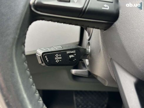 Audi A4 2017 - фото 18