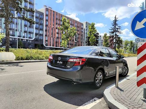 Toyota Camry 2012 - фото 25