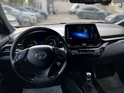 Toyota C-HR 2019 - фото 24