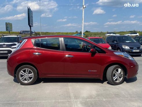 Nissan Leaf 2015 красный - фото 10