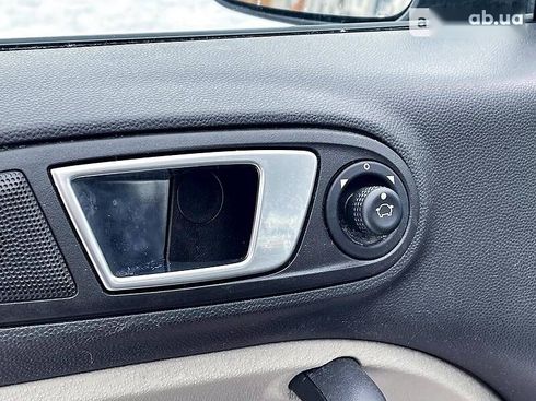 Ford Fiesta 2016 - фото 23