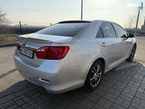 Toyota Camry 2011 - фото 11