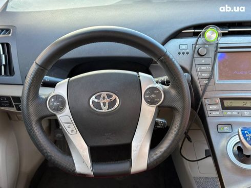 Toyota Prius 2012 белый - фото 17
