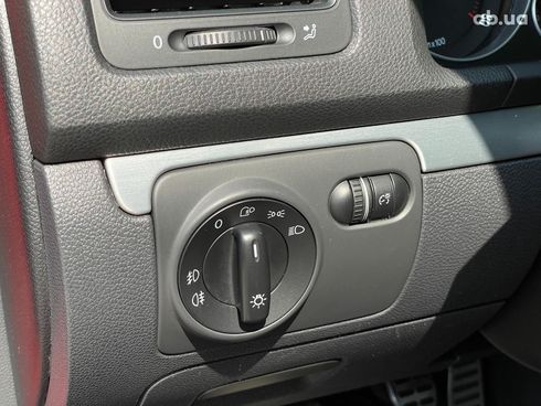 Volkswagen Golf GTI 2005 красный - фото 11