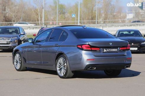 BMW 5 серия 2021 - фото 6