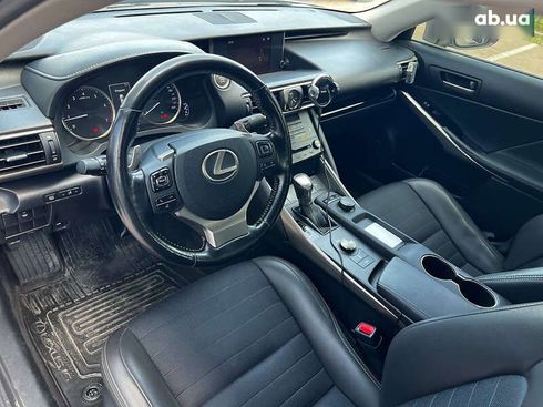 Lexus IS 2017 - фото 9