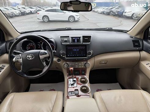 Toyota Highlander 2013 - фото 17