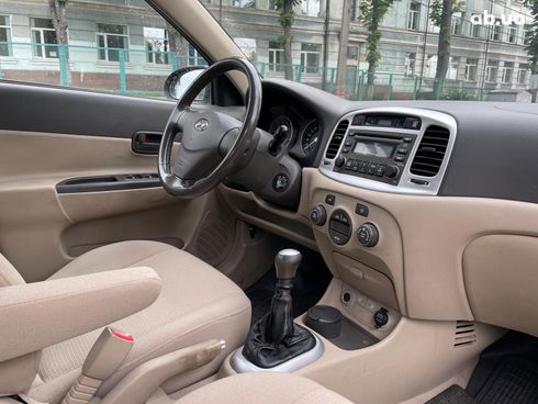 Hyundai Accent 2007 бежевый - фото 25