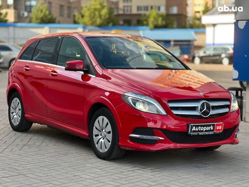 Mercedes-Benz B-Класс 2017 красный - фото 3