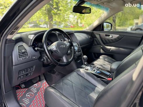 Infiniti QX70 2015 - фото 27