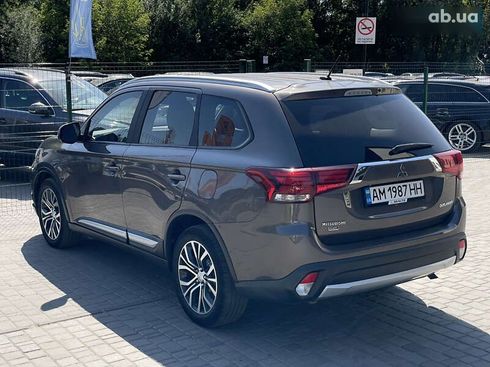 Mitsubishi Outlander 2016 - фото 20