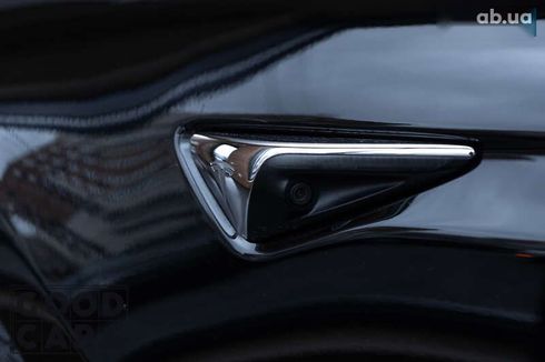Tesla Model S 2019 - фото 15