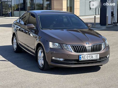 Skoda Octavia 2017 - фото 20