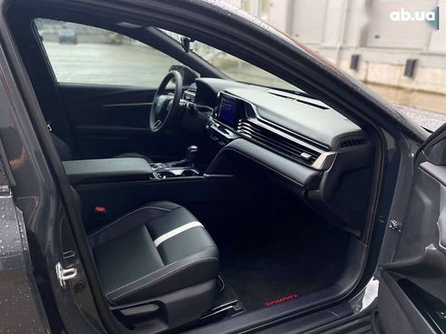Toyota Camry 2024 - фото 25
