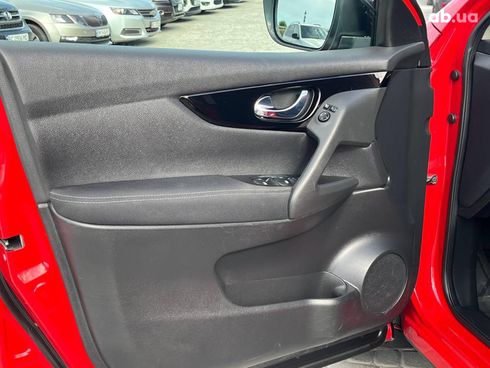Nissan Qashqai 2019 красный - фото 12